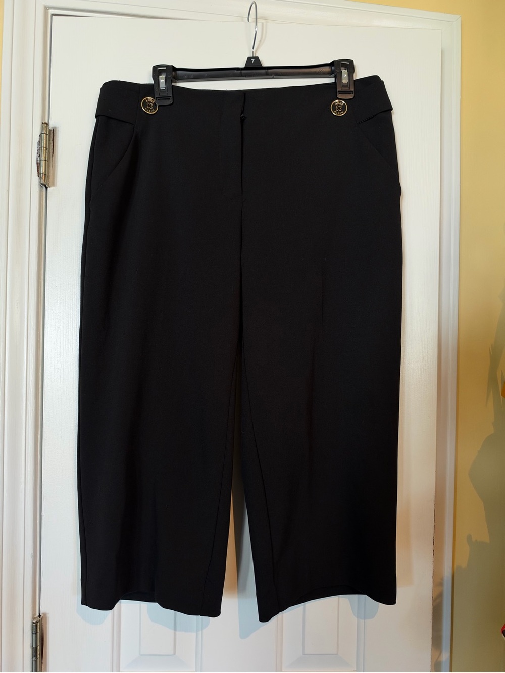 Anne Klein Black Cropped Dress Pants